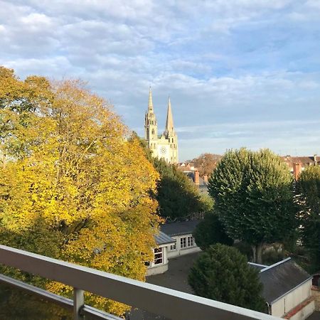 Appartement Avec Parking Et Balcon Vue Cathedrale Шартр Екстер'єр фото