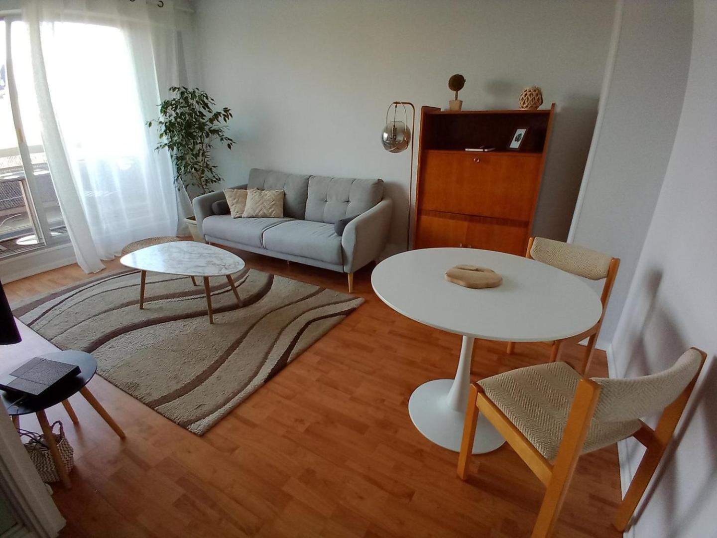 Appartement Avec Parking Et Balcon Vue Cathedrale Шартр Екстер'єр фото